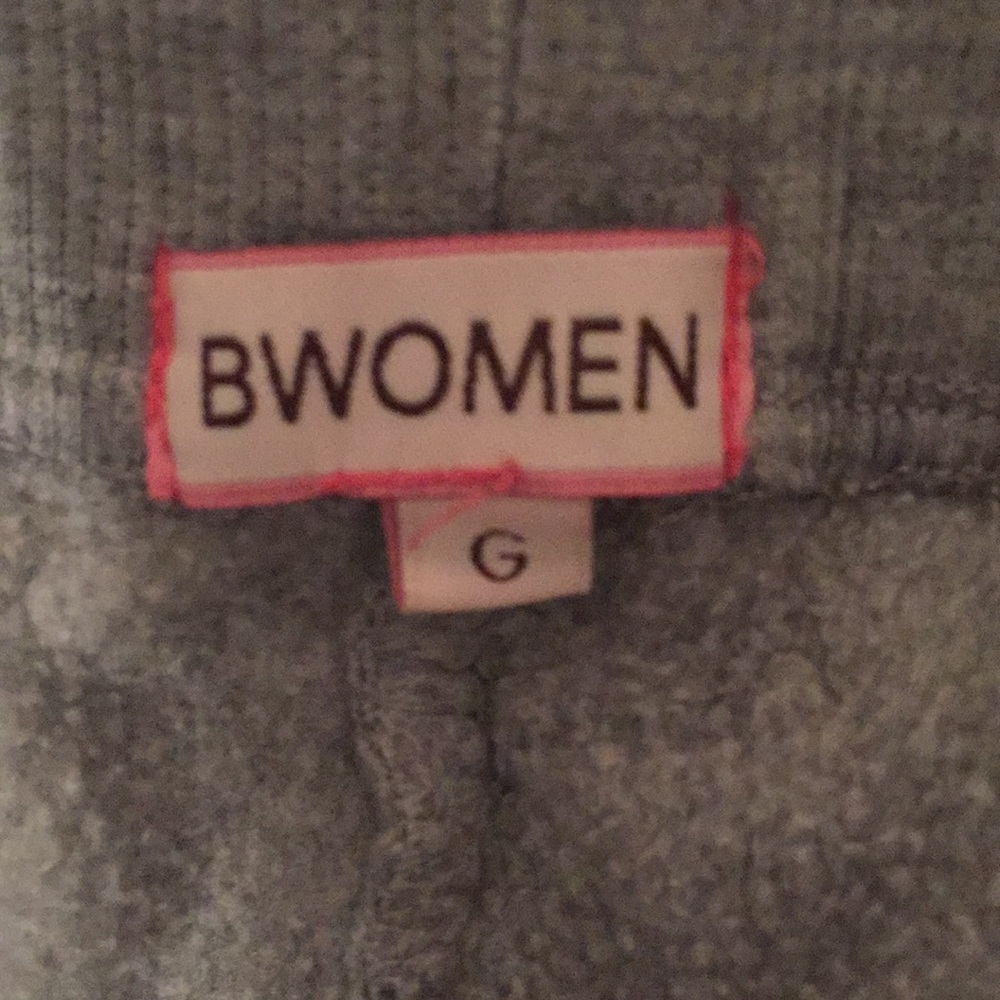 Track suit - Picture 3 of 5